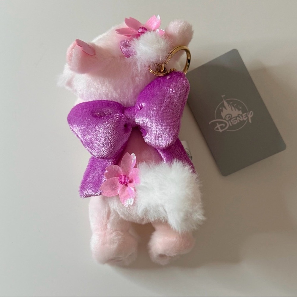 Japan Disney Store Exclusive 2026 Sakura Collection Marie Plush Keychain - Picture 7 of 10